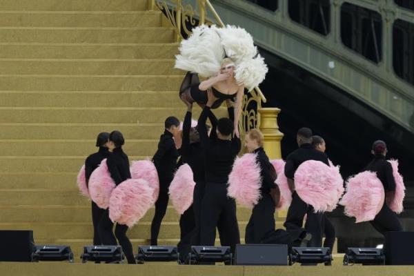 Lady Gaga在奥运会开幕式上用预先录制好的法语表演惊艳全场